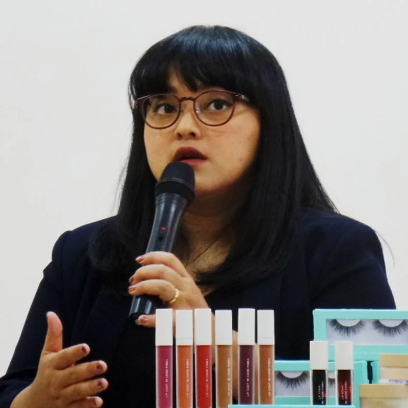 Foto profil Lizzie Parra